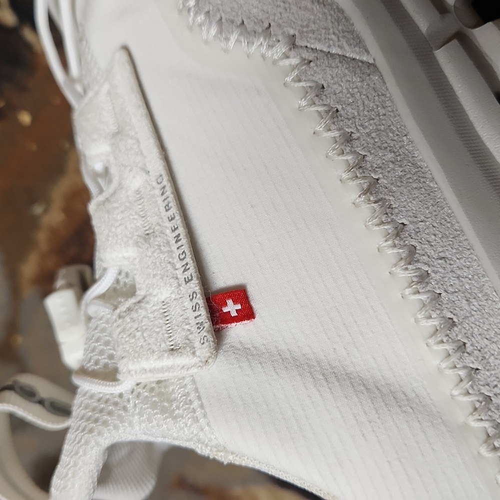 On Running Women's White Athletic Shoes - Picture 2 of 11